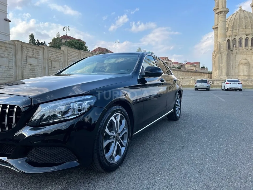 Mercedes C 300 — foto 3/4