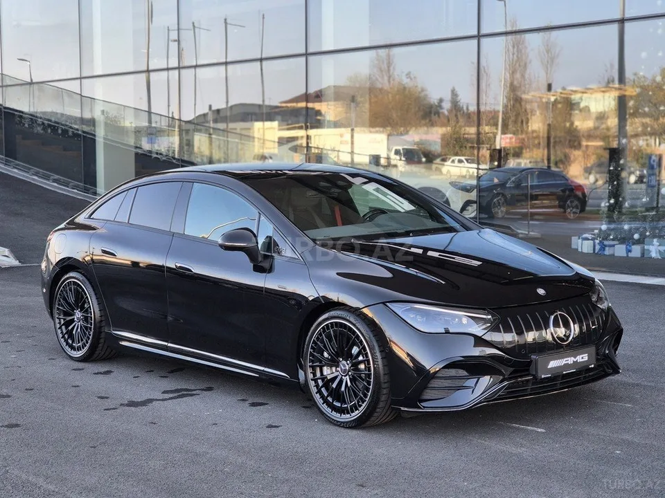 Mercedes AMG EQE 53 4MATIC — foto 2/4