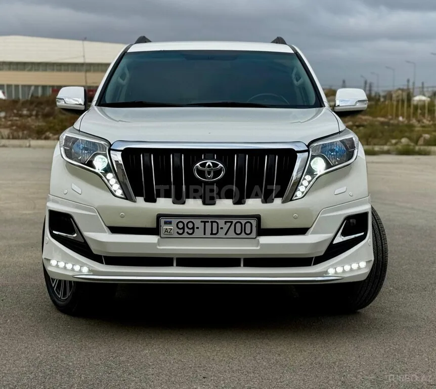 Toyota Land Cruiser Prado — foto 1/4