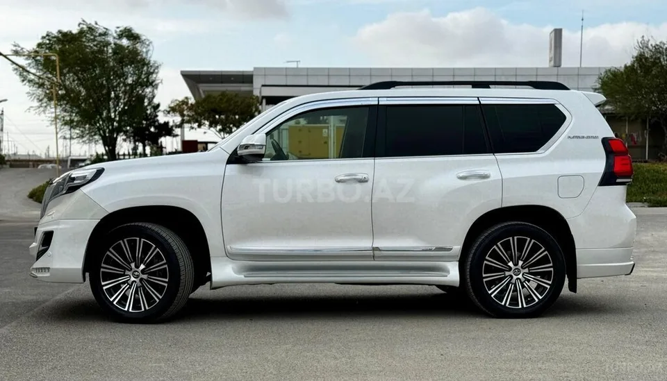 Toyota Land Cruiser Prado — foto 3/4