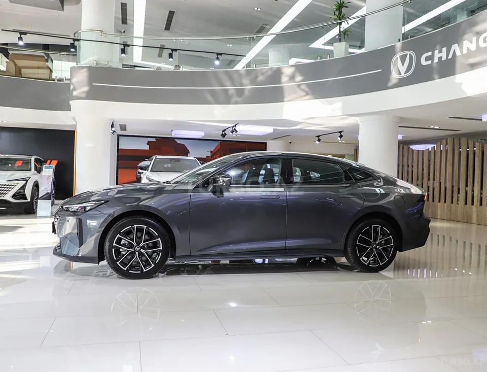 Changan Uni-V iDD — foto 3/4