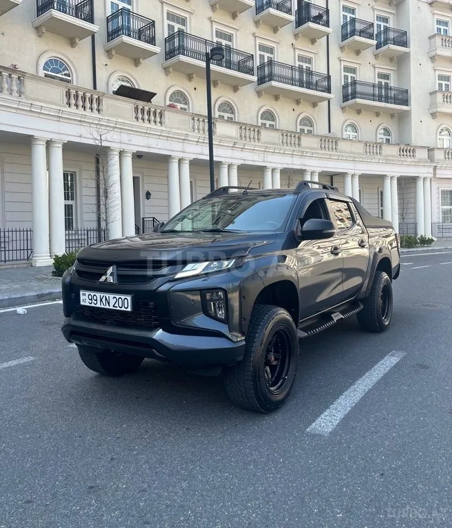 Mitsubishi L200 — foto 1/4