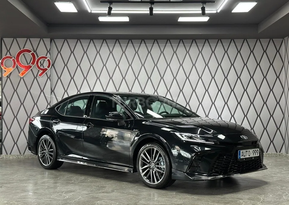 Toyota Camry — foto 2/4