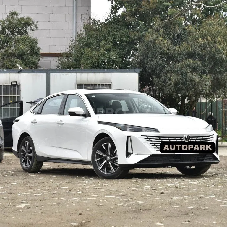 Changan Eado — foto 1/4