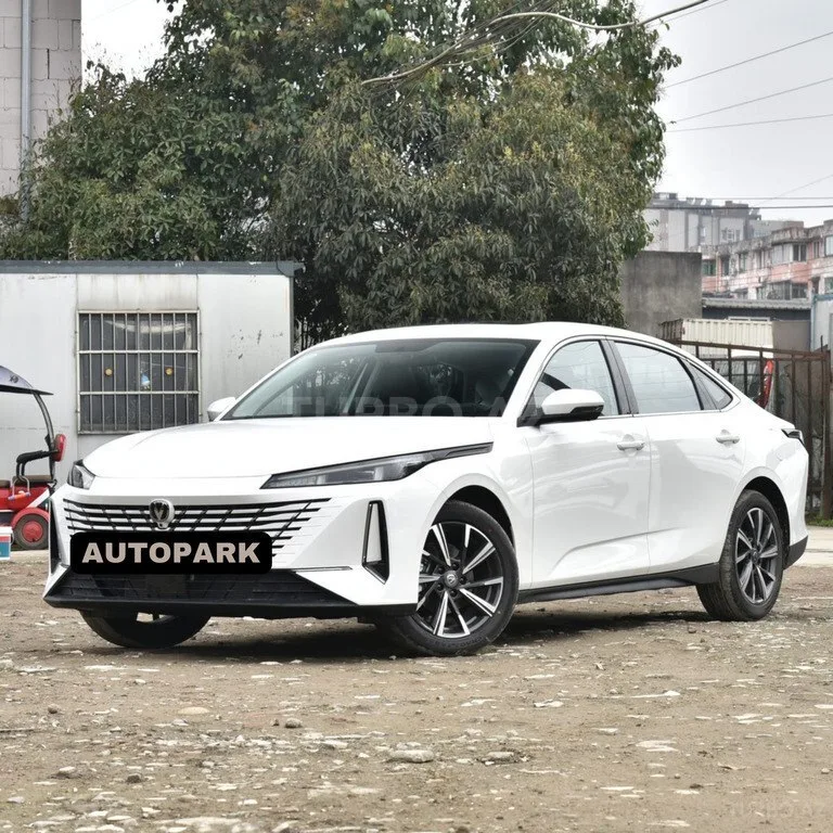 Changan Eado — foto 3/4