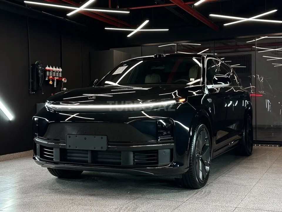 Li Auto L7 — foto 1/4