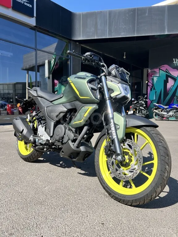 Yamaha FZ-S FI Deluxe — foto 1/4