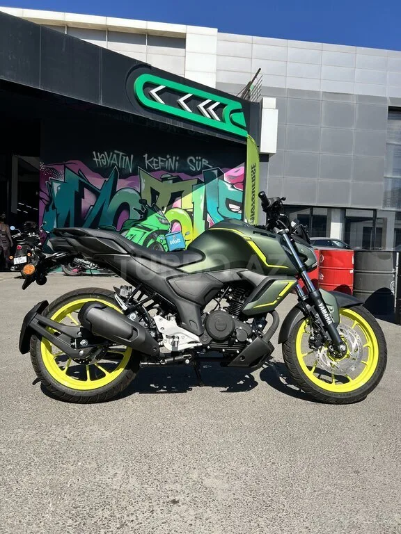 Yamaha FZ-S FI Deluxe — foto 2/4