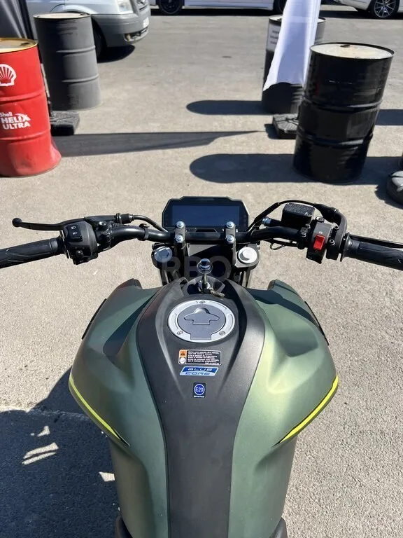 Yamaha FZ-S FI Deluxe — foto 3/4