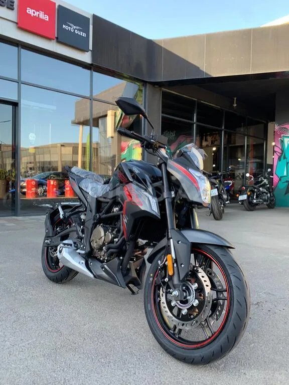 Voge 300R — foto 1/4