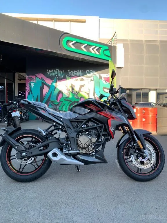 Voge 300R — foto 2/4