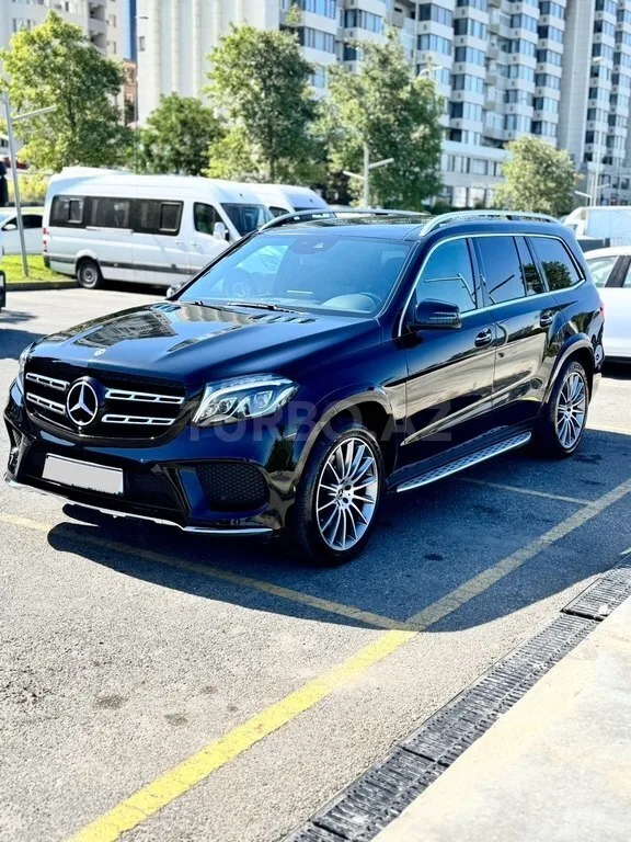 Mercedes GLS 400 4MATIC — foto 1/4