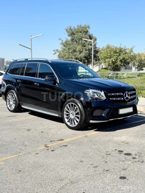 Mercedes GLS 400 4MATIC — foto 3/4