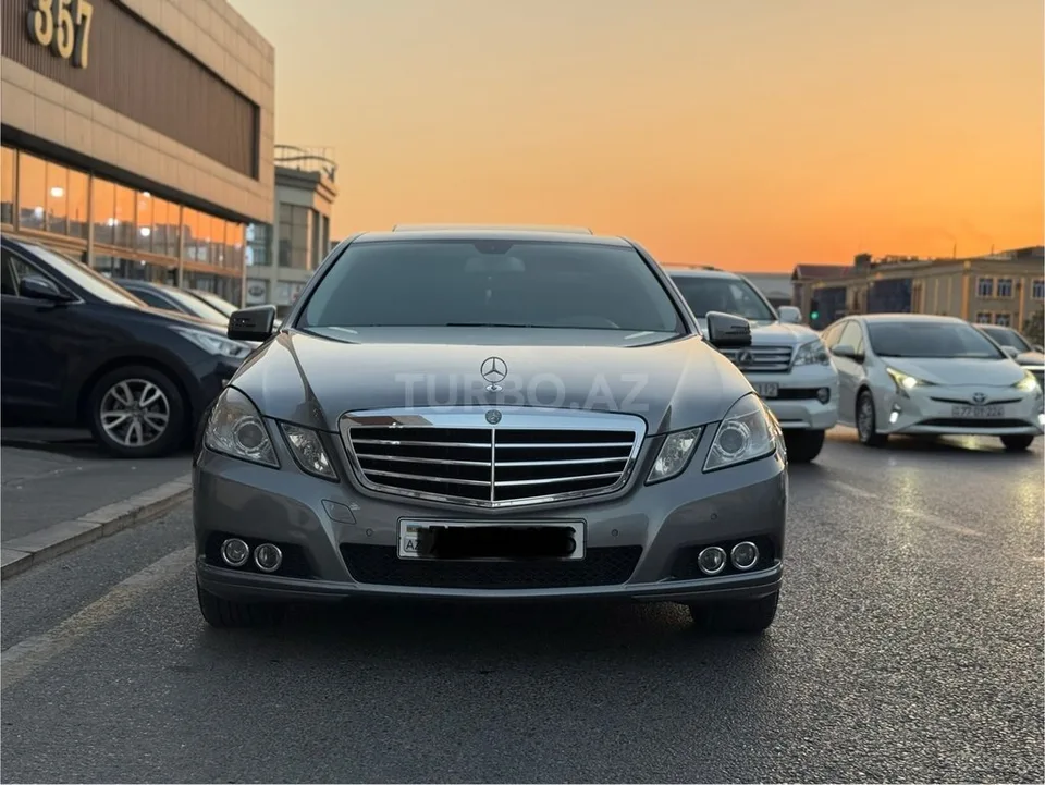 Mercedes E 220 — foto 1/4