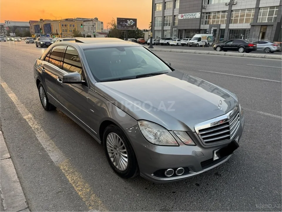 Mercedes E 220 — foto 2/4