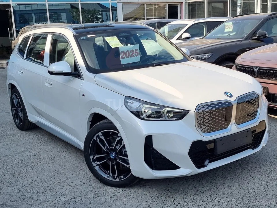 BMW iX1 — foto 2/4
