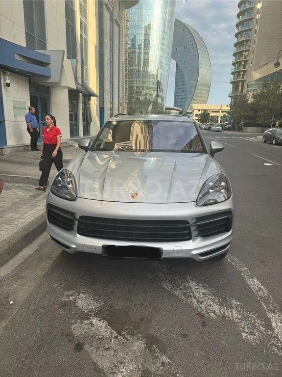 Porsche Cayenne — foto 1/4
