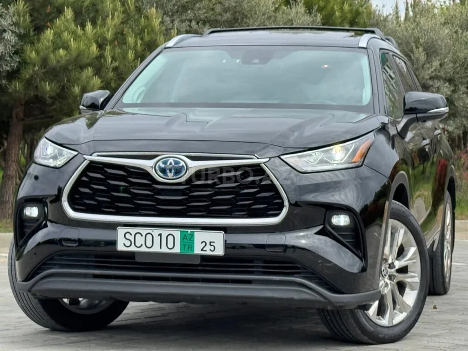 Toyota Highlander — foto 1/4