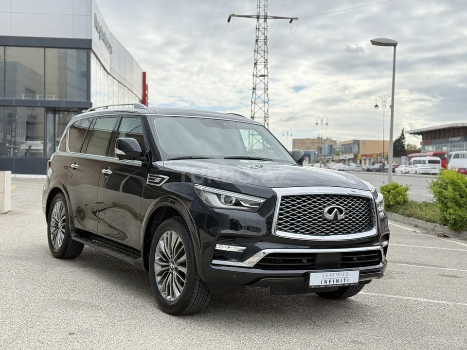 Infiniti QX80 — foto 3/4