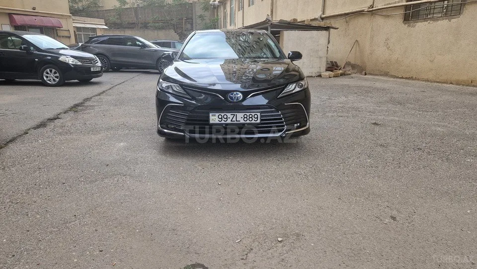 Toyota Camry — foto 1/4