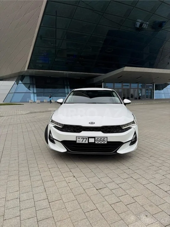 Kia K5 — foto 1/4