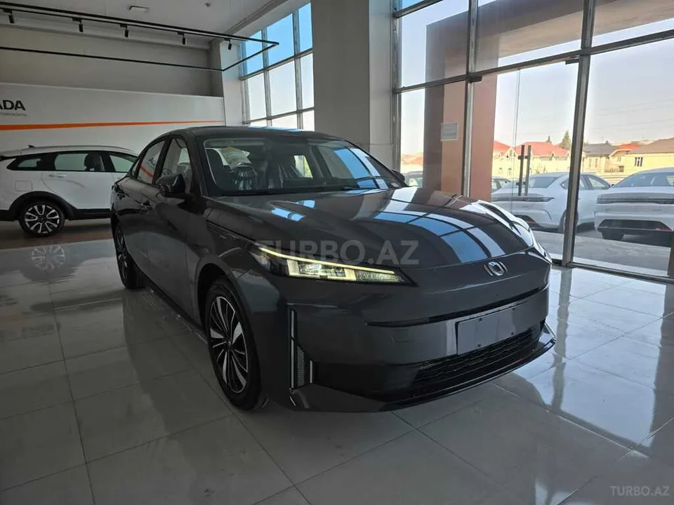 Changan Qiyuan A05 — foto 3/4