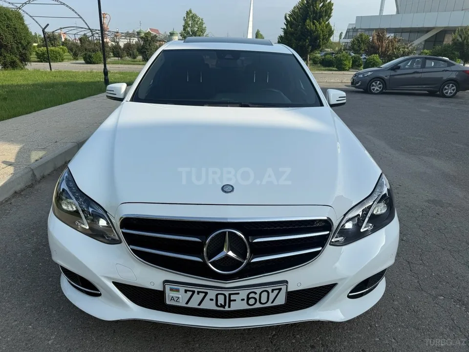 Mercedes E 220 — foto 1/4
