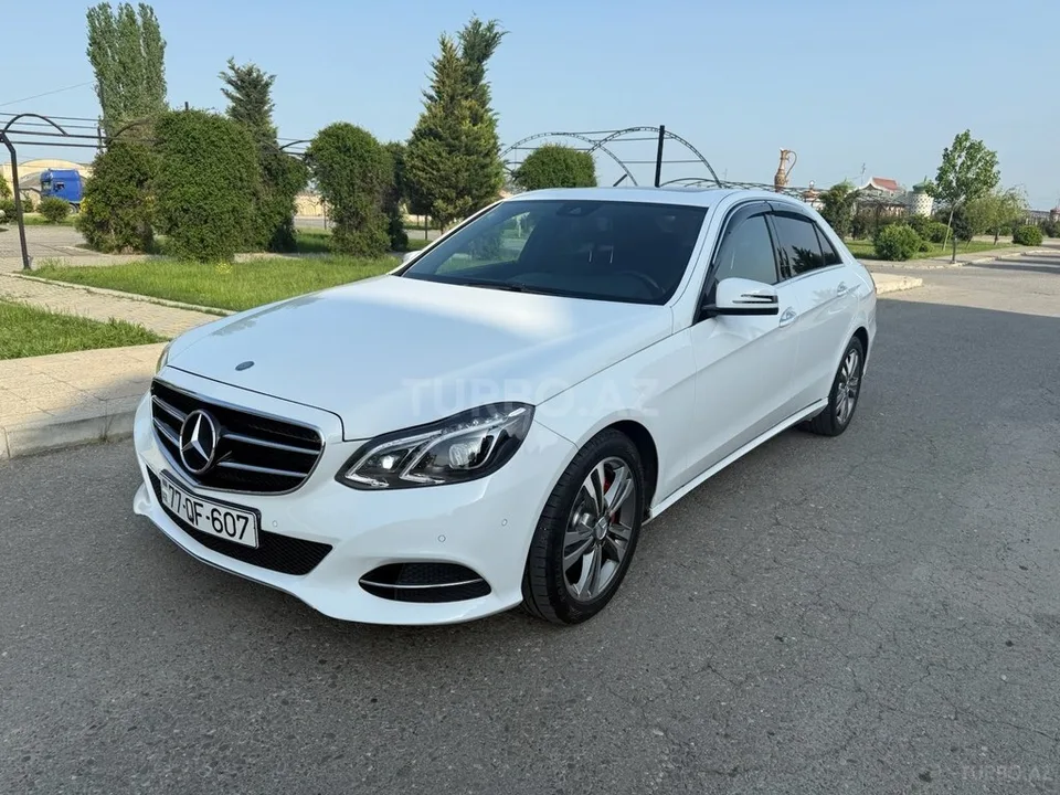 Mercedes E 220 — foto 2/4