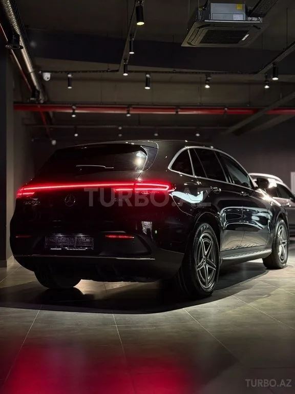 Mercedes EQC 400 4MATIC — foto 4/4