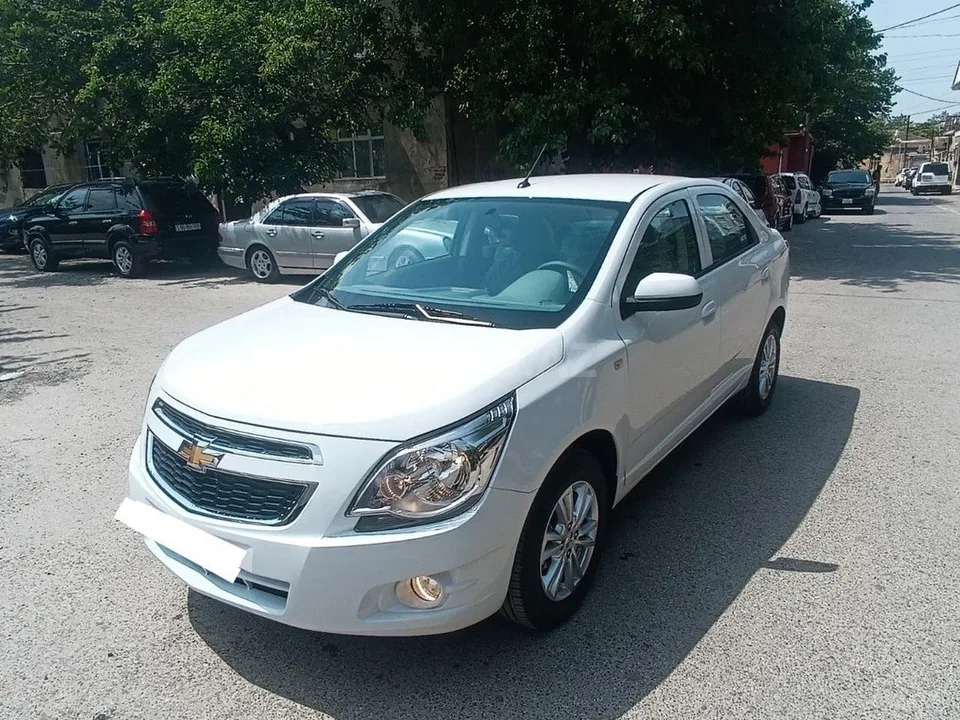 Chevrolet Cobalt — foto 3/4