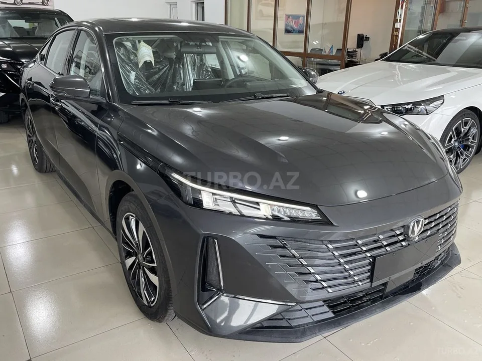Changan Eado — foto 3/4