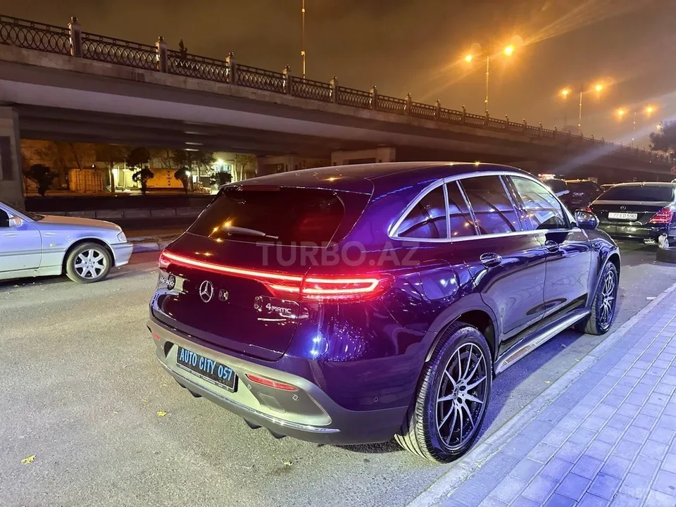 Mercedes EQC 400 4MATIC — foto 4/4