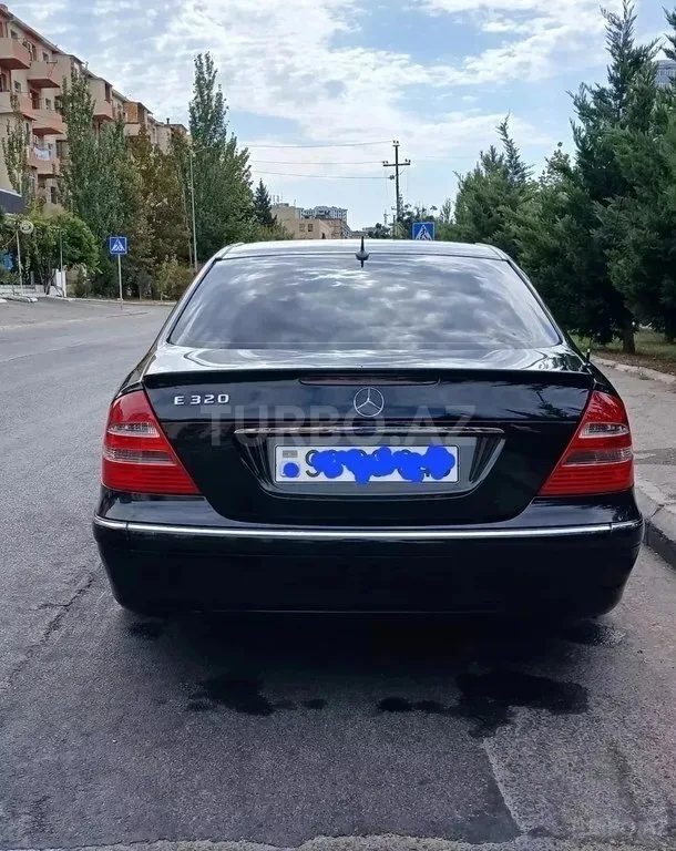 Mercedes E 320 — foto 4/4
