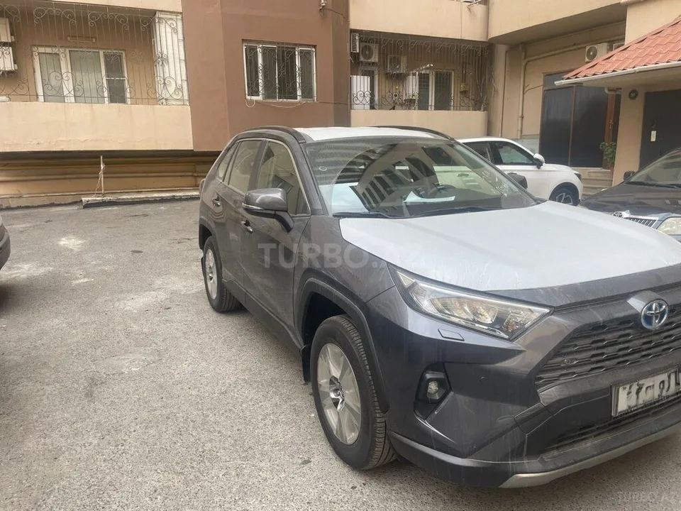 Toyota RAV4 — foto 3/4