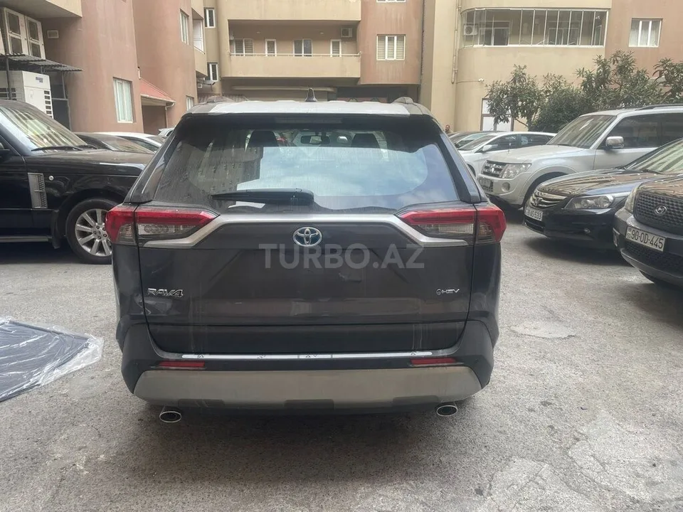 Toyota RAV4 — foto 4/4
