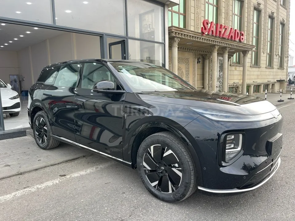 Changan Qiyuan Q07 — foto 3/4