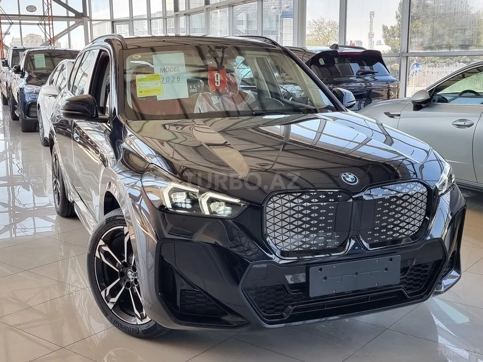 BMW iX1 — foto 1/4
