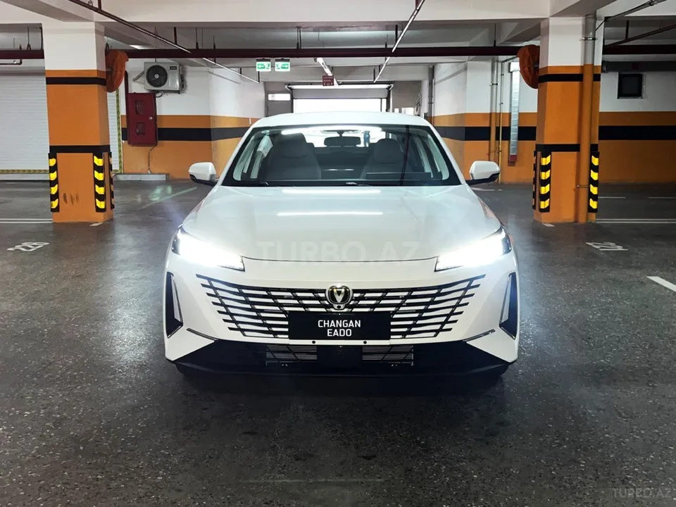 Changan Eado — foto 1/4