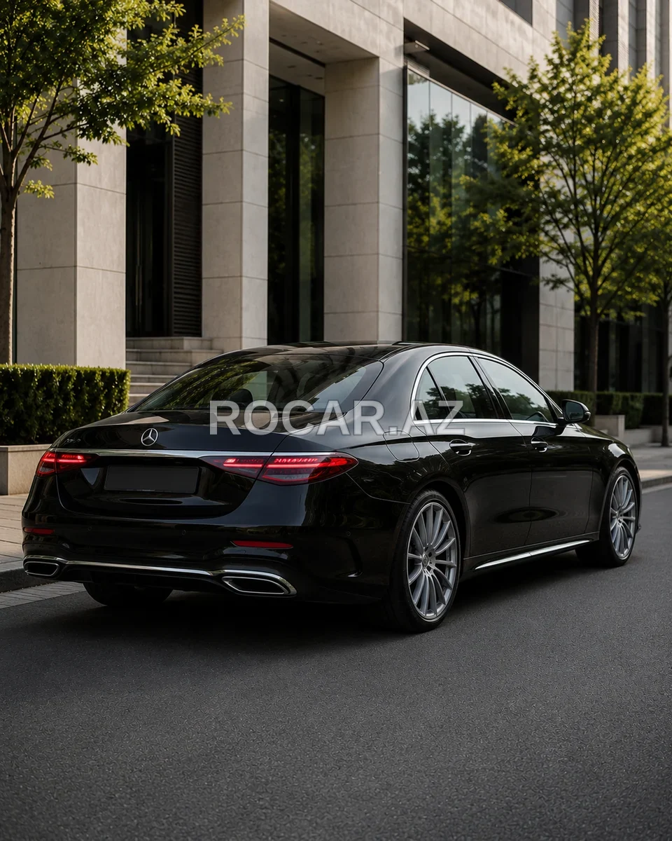 Mercedes E-Class — foto 1/4